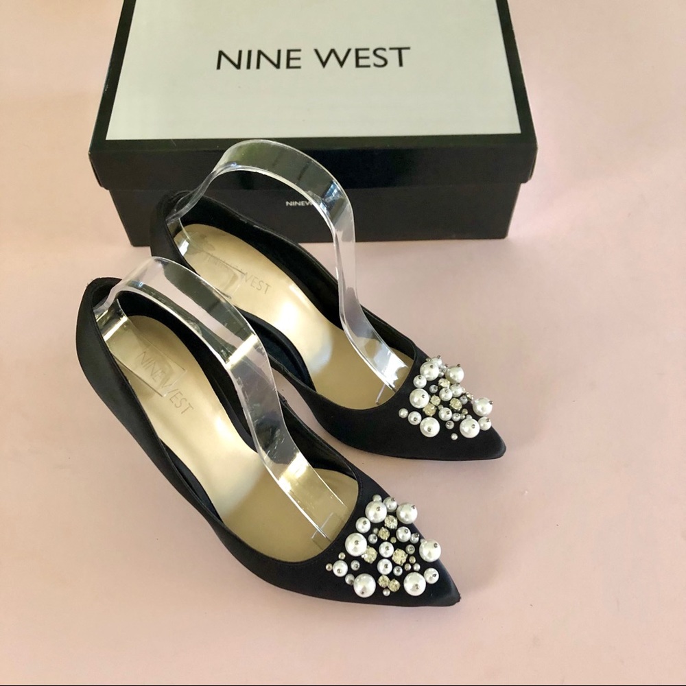 Nine West pearl pumps 💕